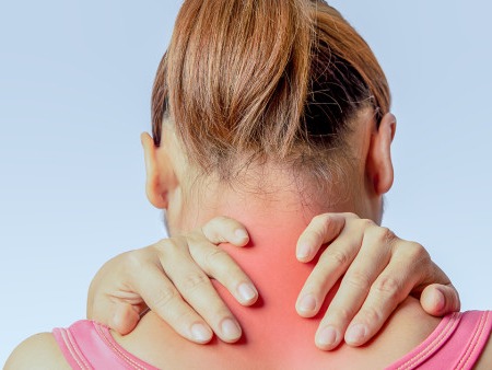 頸椎病癥狀有哪些（腎虛頸椎病癥狀有哪些）