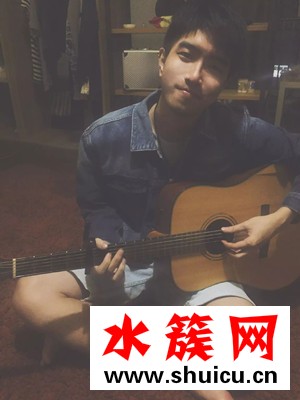 沈以誠形容歌詞 沈以誠形容歌詞是什么意思 沈以誠形容歌詞