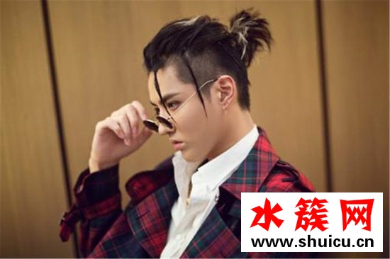 吳亦凡鍋蓋頭發(fā)型圖片 好好營(yíng)業(yè)的丙丙還是很帥的! 吳亦凡鍋蓋頭