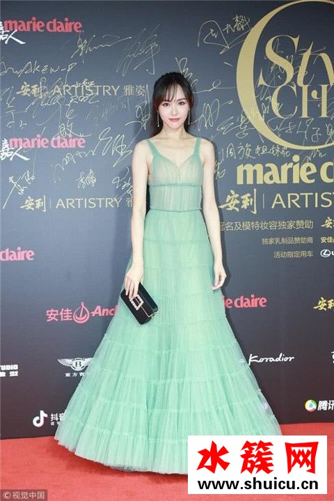 Baby楊冪倪妮唐嫣四小花同臺(tái)比美