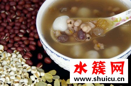 紅豆薏仁湯有什么功效 紅豆薏仁湯什么時候喝最好 紅豆薏仁湯有什么功效