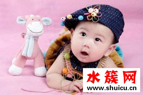 寶寶幾歲開始刷牙 寶寶刷牙吃牙膏怎么辦 寶寶幾歲開始刷牙?