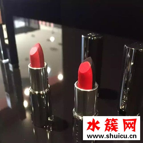 醉玲瓏劉詩詩口紅色號 醉玲瓏劉詩詩口紅是什么顏色 醉玲瓏鳳卿塵口紅什么顏色