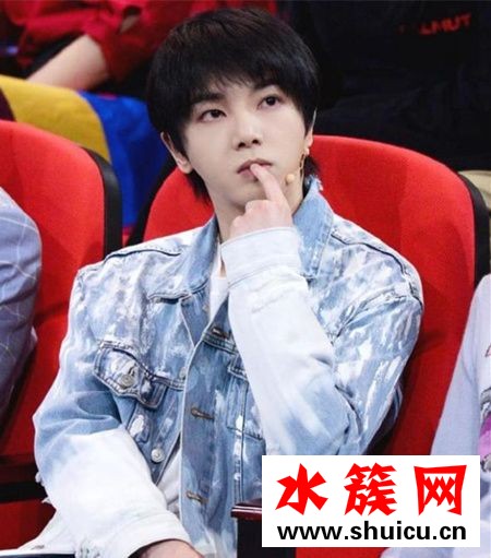 華晨宇2019新發型似換頭 盤點華晨宇留過的發型每一款都很有個性 華晨宇新發型