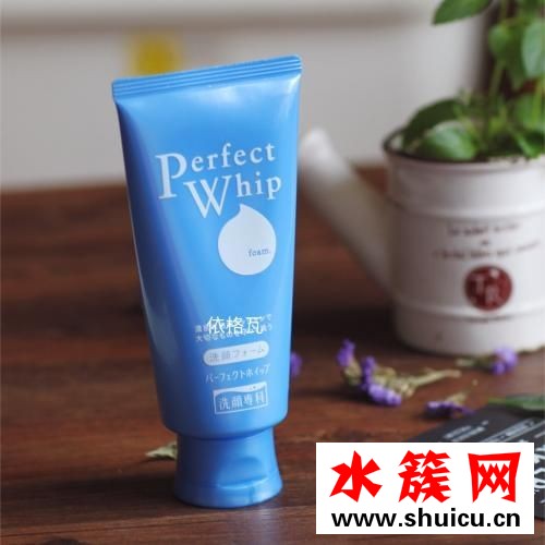 適合油皮痘肌的洗面奶有哪些