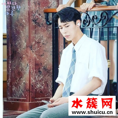 偶然發現的一天為什么有人喜歡白經 白經喜歡女主嗎 偶然發現的一天為什么會有人喜歡白經