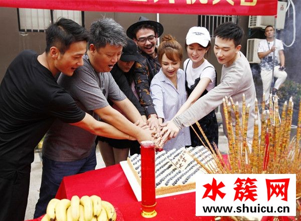 《歡樂頌2》正式開機(jī) 楊紫劉濤原班人馬重聚 《歡樂頌2》正式開機(jī) 楊紫劉濤原班人馬重聚 歡樂頌2演員表