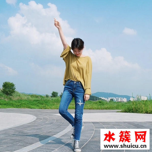 比肥肚腩更雷人的是雙下巴！簡單小臉運動消滅雙下巴