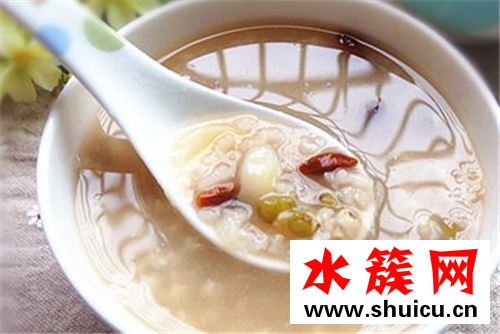 蓮子能泡水喝嗎 蓮子怎么吃下火 蓮子能泡水喝嗎