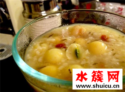 蓮子能泡水喝嗎 蓮子怎么吃下火 蓮子能泡水喝嗎