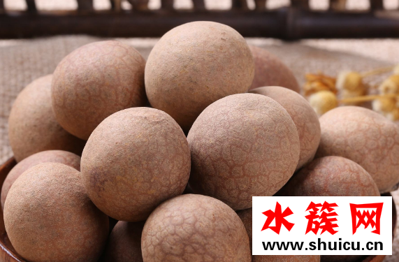 桂圓干一天吃幾個最好 桂圓干泡水喝的功效 桂圓干一天吃幾個最好