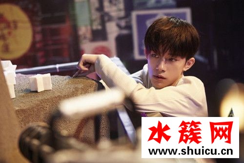 幻樂之城易烊千璽唱的什么歌完整歌詞介紹 幻樂之城易烊千璽唱的對不起是誰的歌 幻樂之城易烊千璽唱的什么歌完整歌詞介紹