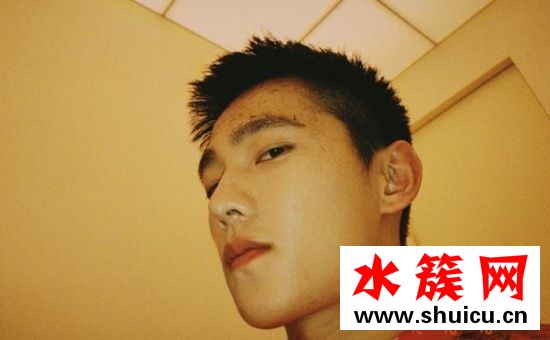2019楊洋寸頭照片 男生什么臉型適合寸頭 2019楊洋寸頭照片