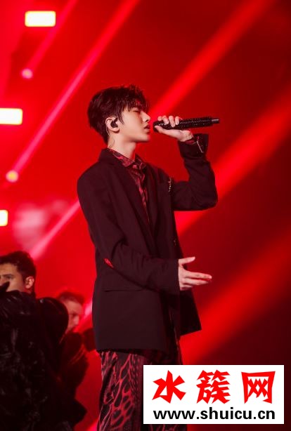 蔡徐坤蒙著眼歌詞什么意思