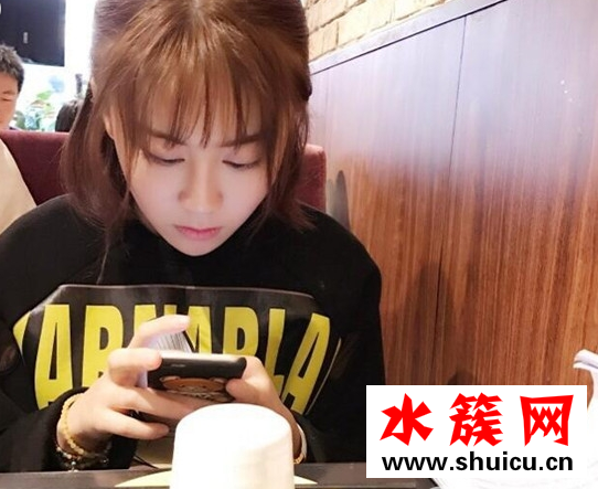 鄭拓疆的妻子誰是