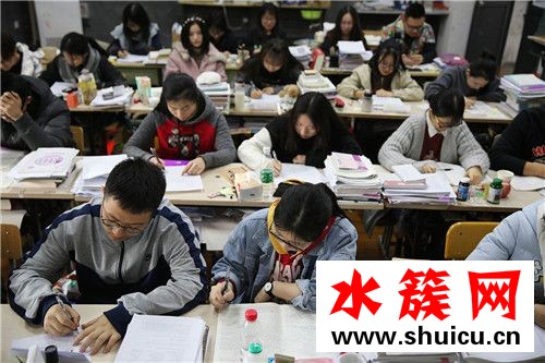 高考穿什么衣服最好 高考適合穿什么鞋 高考穿什么衣服最好