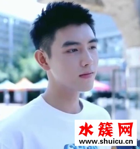 少年的你易烊千璽發型