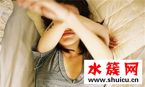 蝴蝶臂怎么減肥 如何用啞鈴減掉蝴蝶臂 蝴蝶臂怎么減肥