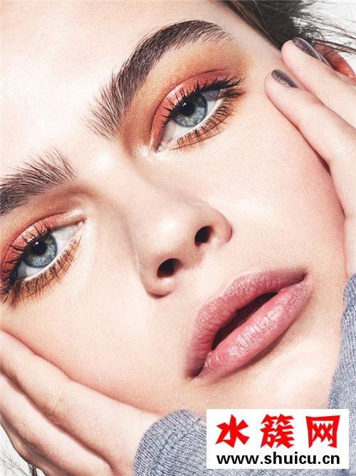 2019流行色珊瑚橙妝容 打造親切自然的好氣色 2019流行色珊瑚橙妝容 打造親切自然的好氣色