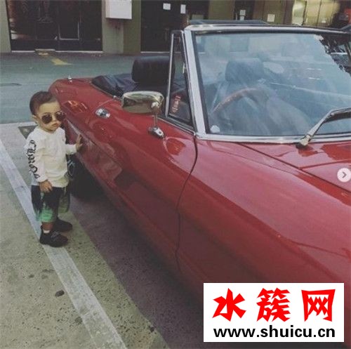 周杰倫與兒子散步怎么回事 周杰倫兒子曝光 周杰倫與兒子散步