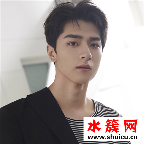 男生夏天適合剪什么頭型 男生夏天適合剪什么短發(fā)2019 男生夏天適合剪什么頭型