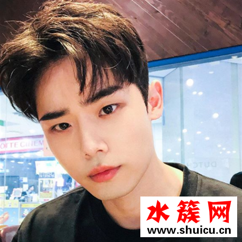 男生夏天適合剪什么頭型 男生夏天適合剪什么短發(fā)2019 男生夏天適合剪什么頭型