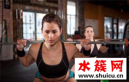 負重深蹲會傷膝蓋嗎 負重深蹲后膝蓋疼怎么緩解 負重深蹲會傷膝蓋嗎