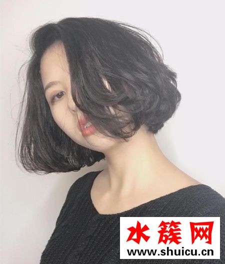 大臉適合什么長度的短發(fā) 春夏流行顯臉小短卷發(fā)圖片 大臉適合什么長度的短發(fā)