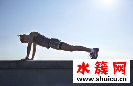 做俯臥撐為什么肩膀疼 做俯臥撐肩膀疼怎么辦 做俯臥撐為什么肩膀疼