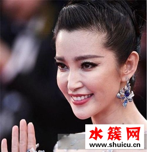 迪麗熱巴未p圖片顯老 外媒鏡頭果然是高清照妖鏡