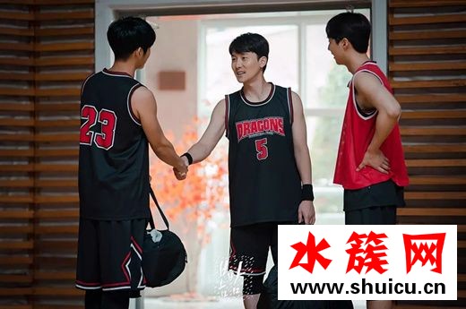 春夜男二誰演的