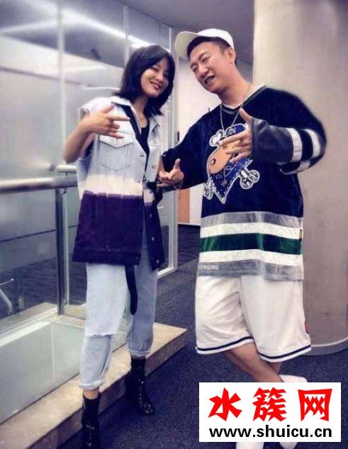 帶著爸爸去留學黃成棟和誰在一起了 黃成棟和林颯在一起了 帶著爸爸去留學黃成棟和誰在一起了