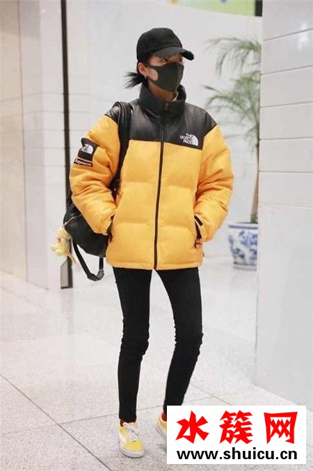 關曉彤穿鹿晗同款棉服裹成球 真是時尚災難