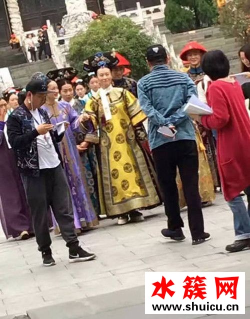 《如懿傳》周迅霍建華片場花絮照曝光 兩人有說有笑 《如懿傳》周迅霍建華片場花絮照曝光 兩人有說有笑 如懿傳花絮照