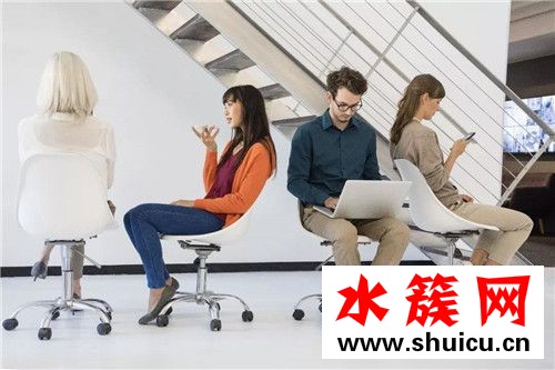 久坐腿腫是什么原因