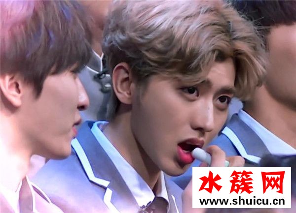 蔡徐坤用的唇膏是什么牌子 屈臣氏DR.MAGIC豐盈提亮潤唇膏好用嗎 蔡徐坤用的唇膏是什么牌子