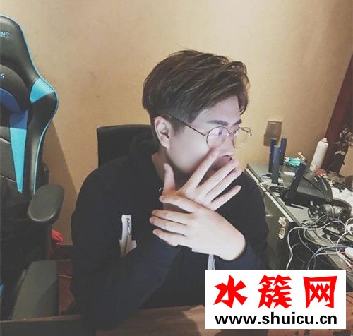 五五開為什么叫蘆葦 盧本偉蘆葦是什么梗 五五開為什么叫蘆葦