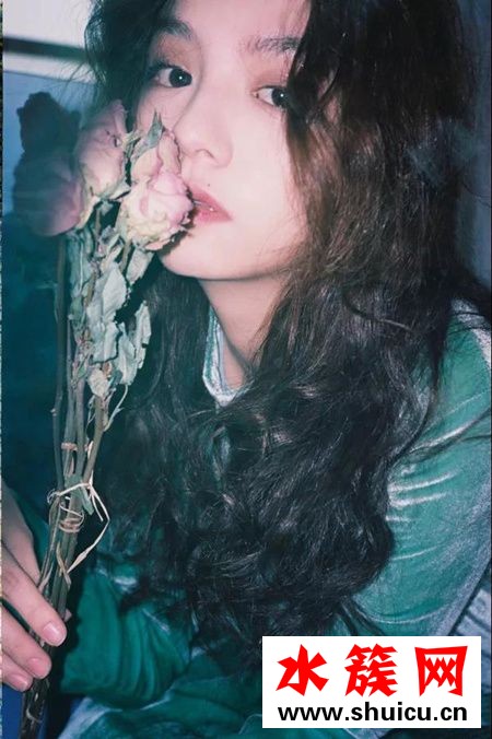 韓國羊毛卷發(fā)型圖片 羊毛卷發(fā)型中長發(fā) 2018秋冬網(wǎng)紅“羊毛卷”