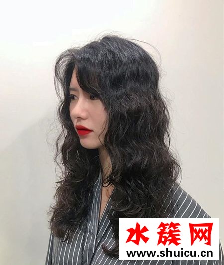 韓國羊毛卷發(fā)型圖片 羊毛卷發(fā)型中長發(fā) 2018秋冬網(wǎng)紅“羊毛卷”