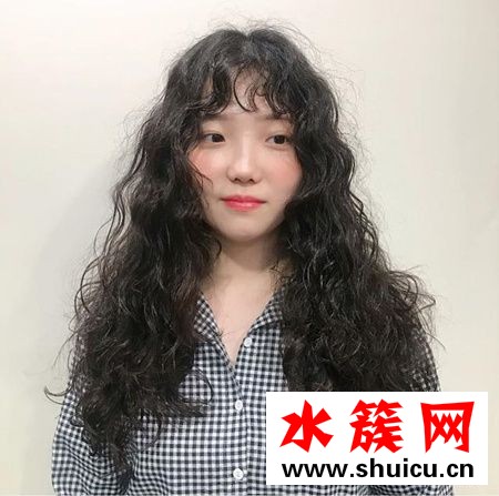 韓國羊毛卷發(fā)型圖片 羊毛卷發(fā)型中長發(fā) 2018秋冬網(wǎng)紅“羊毛卷”